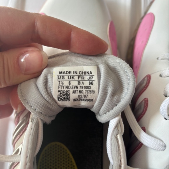White and pink women’s adidas golf shoes - Picture 6 of 6
